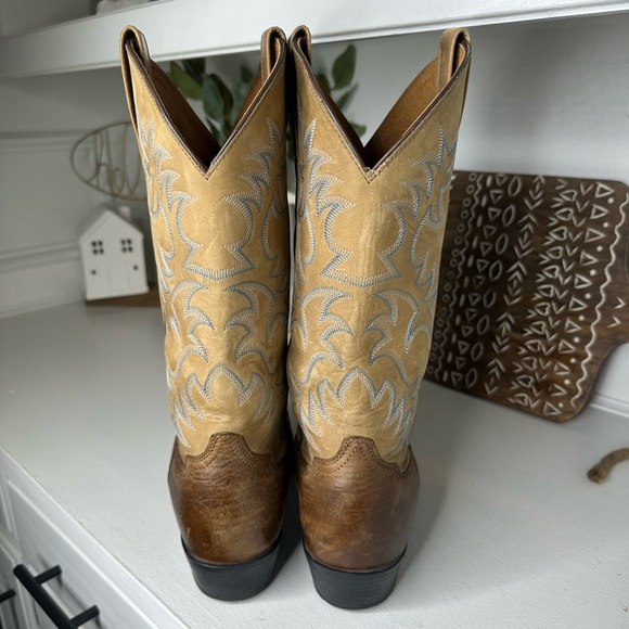Ariat Brown with Blue Embroidered Western Cowboy Boots - Men 8EE, Wmn 9.5EE - Picture 6 of 8